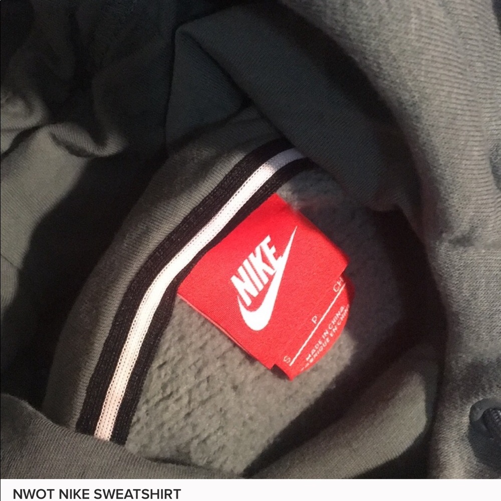 NWOT Nike Olive Green Sweatshirt